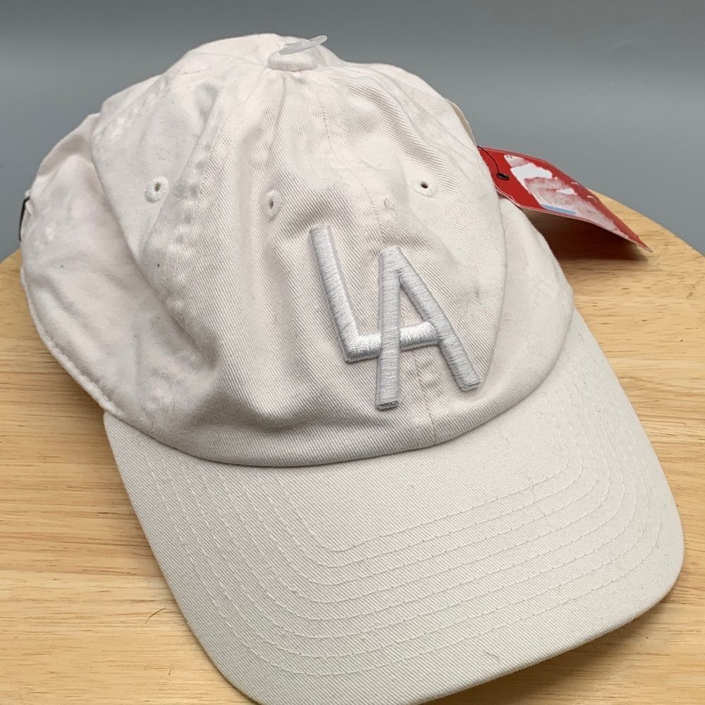 American Needle | WHITE BASEBALL HAT L.A CASUAL
